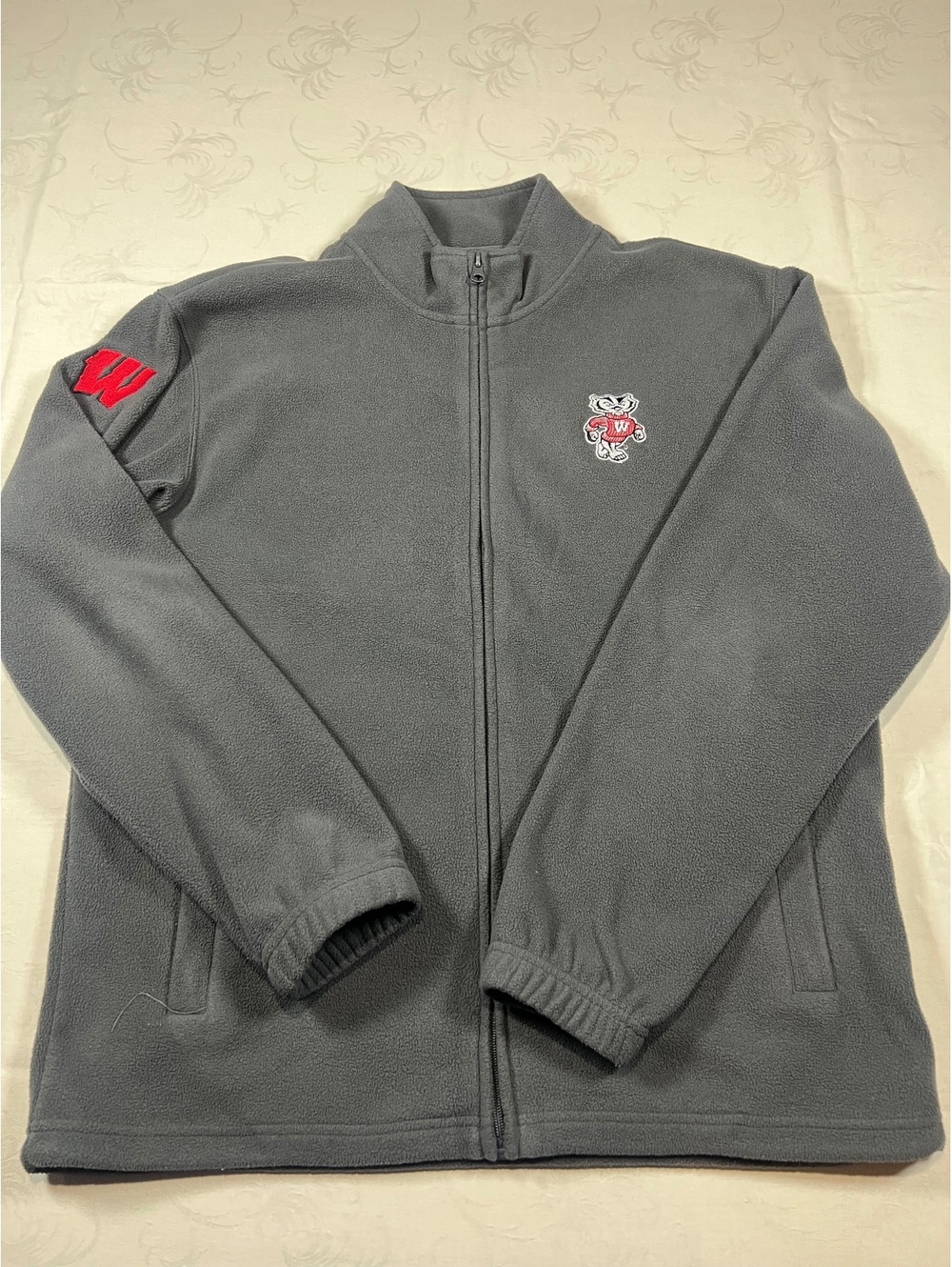American Classic Sportswear Wisconsin Badgers Gray Full Zip Embroidered Medium